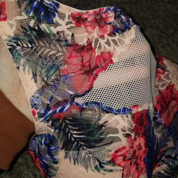 High neck floral bralette - Picture 4 of 5